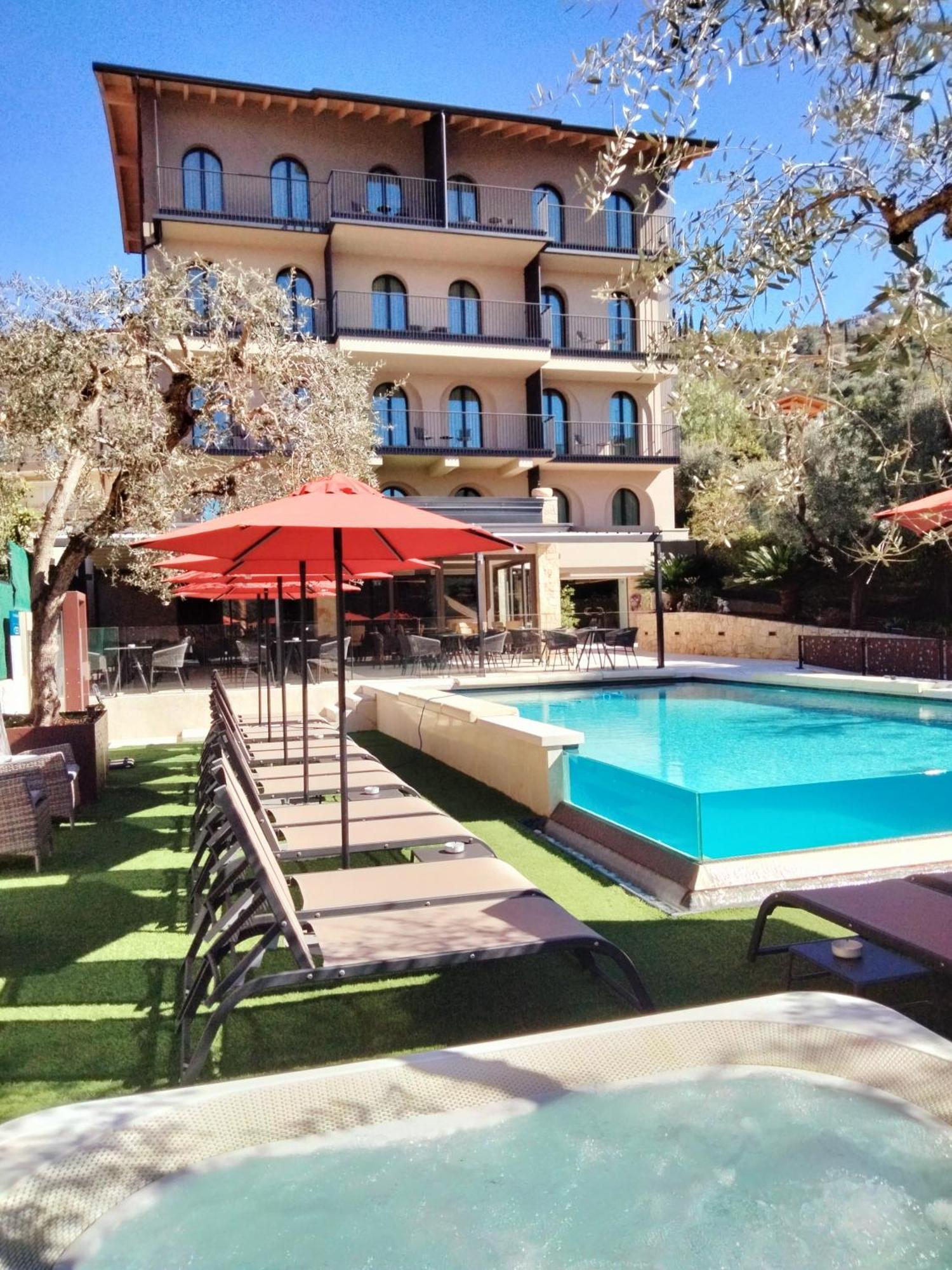 Hotel Ristorante Al Caminetto Worldhotels Crafted Adults Only Торрі-дель-Бенако Екстер'єр фото